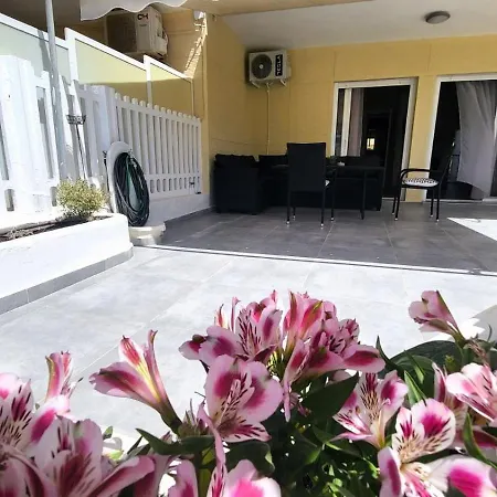 Veta's Luxury Near The Beach. Apartment Lagonisi