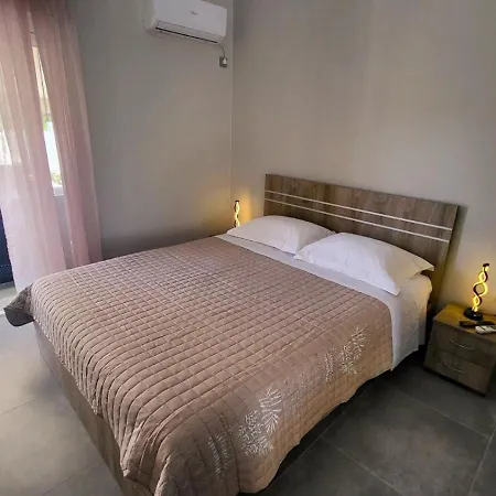 Veta's Luxury Near The Beach. Lagonisi